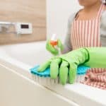 頑固な風呂カビ！効果的な3つの掃除方法・オススメ商品から予防法も紹介！