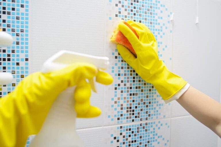 お風呂掃除用おすすめ洗剤4選！水垢やカビが落ちないのは選び方のせい？