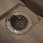 浴室の排水口には頑固な汚れがたくさん？！排水口の掃除・予防の仕方とは