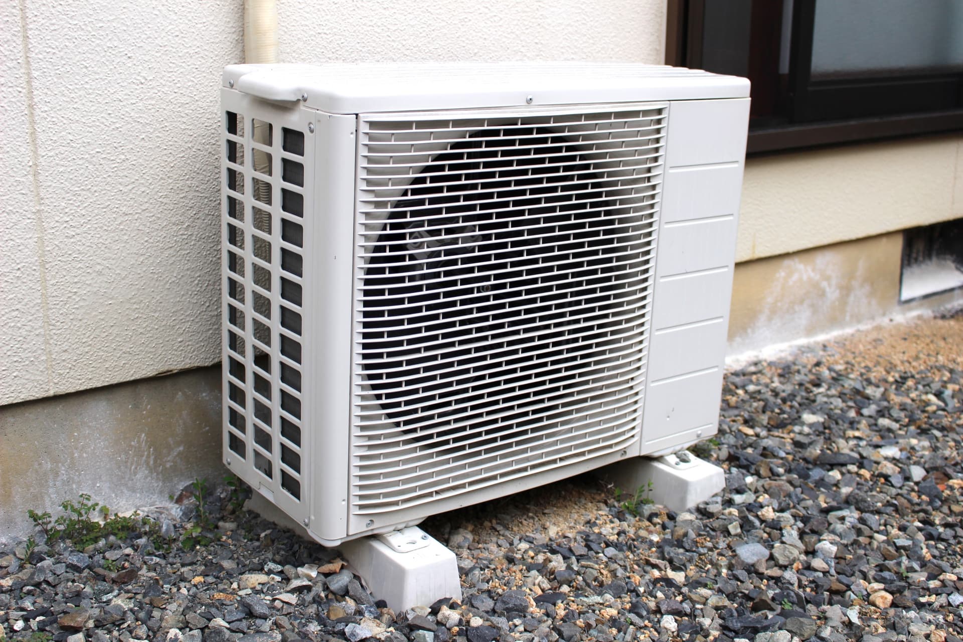 Кондиционер для дома без наружного блока настенный. Outdoor Air Conditioner. Air Conditioner Outdoor Unit. Кондиционер для дома без наружного блока. Бэушный кондиционер.