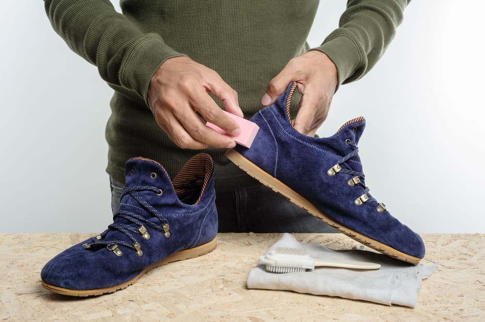 スエードの靴は自宅で洗える？ 簡単お手入れ方法をご紹介 - | カジタク 