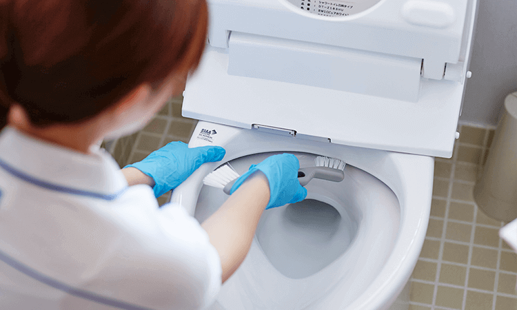 トイレのウォシュレットなど細かな部分までお掃除